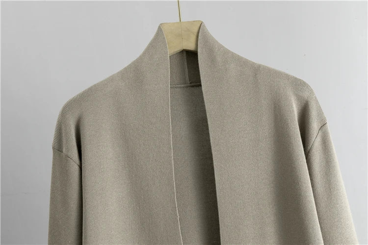 Ensemble 3 pièces – pantalon, top et cardigan