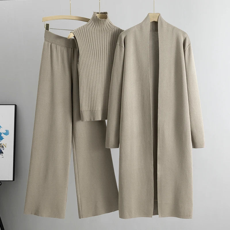 Ensemble 3 pièces – pantalon, top et cardigan